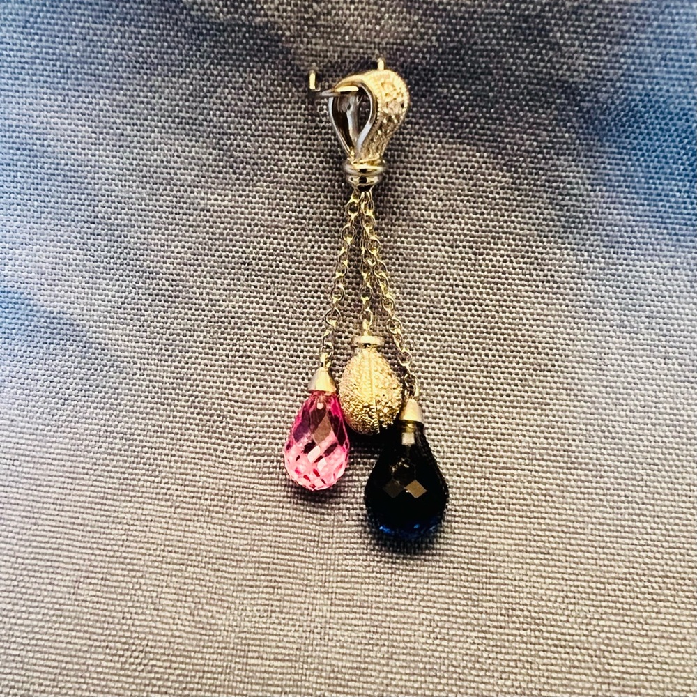 Elegant Teardrop Sapphire & White Gold Pendant - Picture 4 of 7